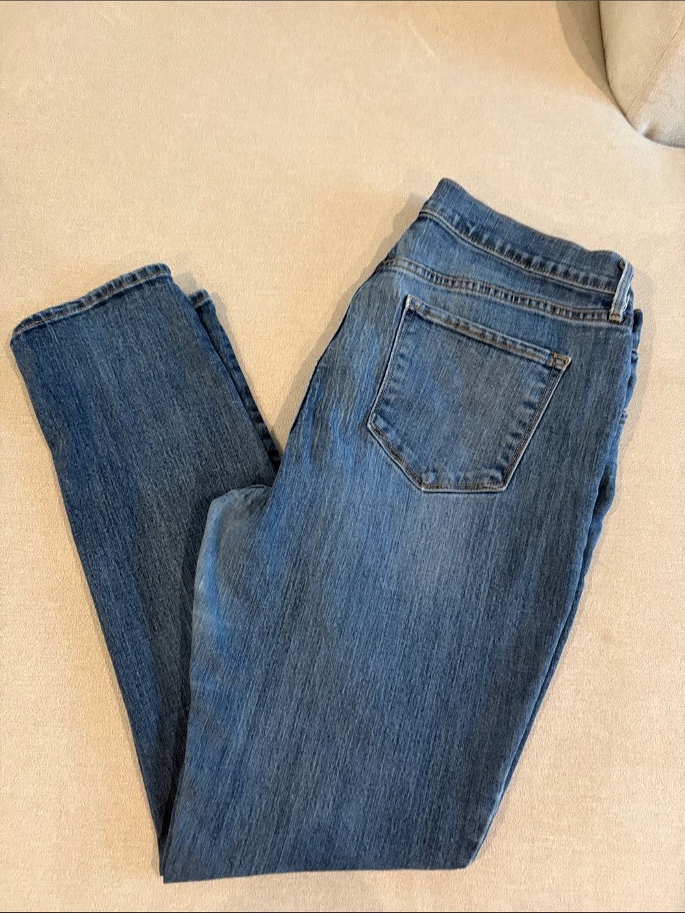 Old Navy Women's Size 14 Long Jeans in Medium Blue Wash